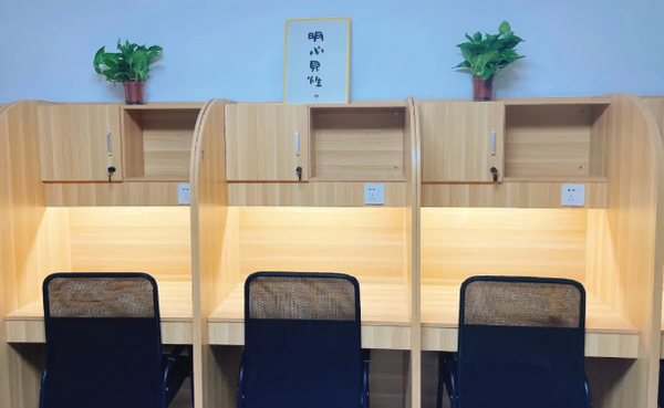 动漫梦想启航地，便捷AI学能社引领你飞向创意天空