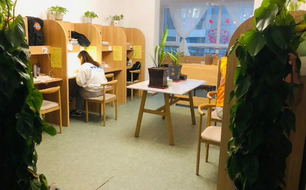 科技与艺术的碰撞，AI动漫学能社呈现极致视觉享受