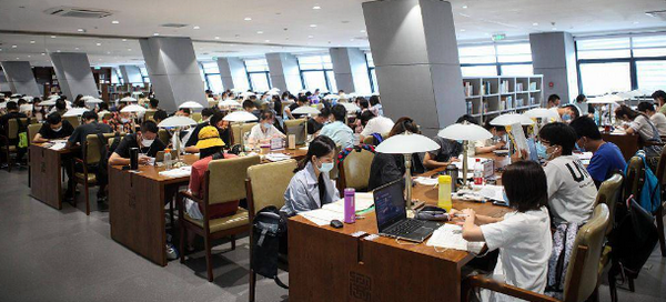 AI动漫学能社未来规划:科技与艺术的梦幻联动(图1) AI动漫学能社未来规划:科技与艺术的梦幻联动(图1)