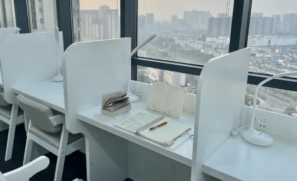 解锁个性化动漫学习，AI学能社是你的秘密武器