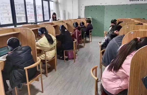 AI动漫学能社：市场趋势下的动漫产业新篇章